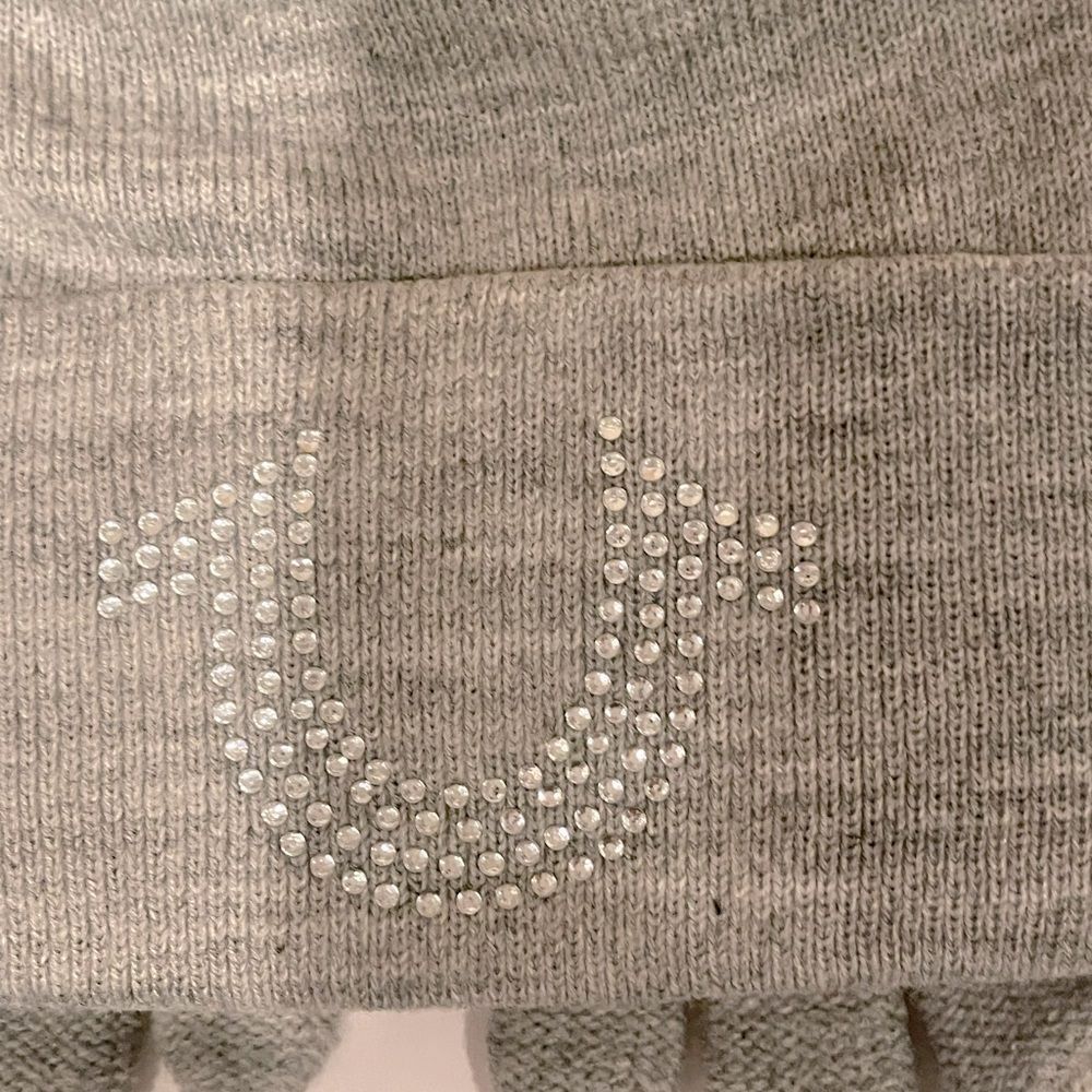 True Religion Gray Knit Beanie and matching gloves - Picture 3 of 7